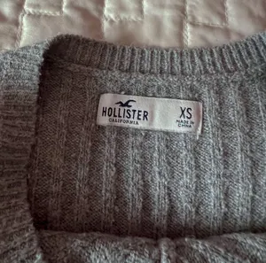 Hollister Grey Twist Front Sweater Size XS thumbnail 2