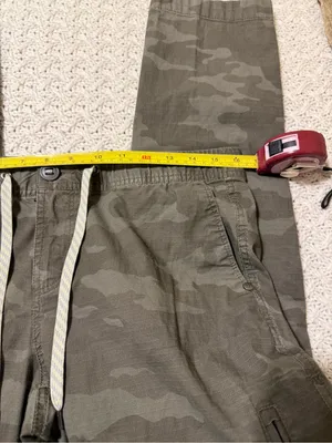 Vuori women’s medium Olive Gray Camo Cargo Pants thumbnail 11