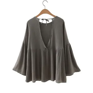 ✨HP✨V Cut Back Fluted Sleeve Babydoll Blouse✨ Green thumbnail 6