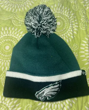 NFL Team Apparel Eagles Beanie thumbnail 1