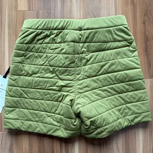 NWT Lululemon Dynamic Movement Short 5" - size 6 thumbnail 2