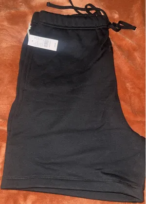 New Essential black shorts  thumbnail 2