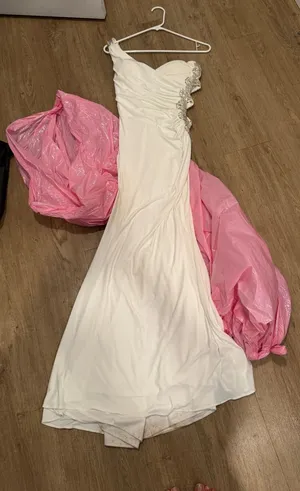 Elegant One-Shoulder White Prom Dress with Beaded Trim thumbnail 1