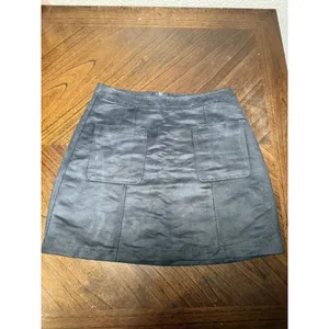 Old Navy Faux Suede Pencil Skirt Womens Size 4 thumbnail 2