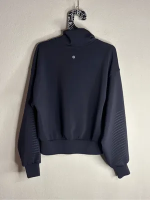 Lululemon Full Flourish Pullover
Black size 8 thumbnail 3