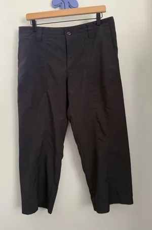 Patagonia women’s 12 Crop Pants mid rise Black outdoor hike trail thumbnail 1