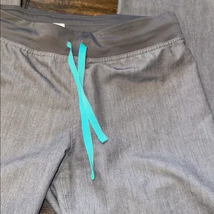 Figs Technical Collection Gray nurses Pants size small thumbnail 5