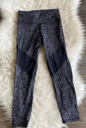 Alo Varley Leggings - elephant Print NWOT SIZE SMALL thumbnail 2