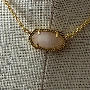 Kendra Scott Gold and Pink Short Pendant Necklace New thumbnail 6