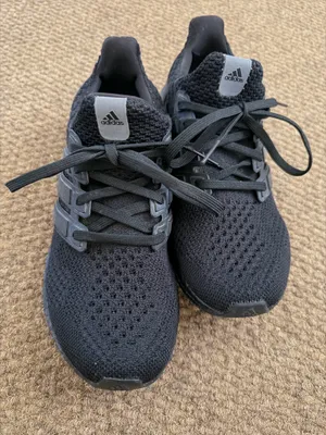 Black Adidas Ultraboost Women’s thumbnail 1