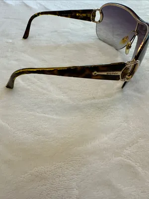 Gucci Women's Shield Sunglasses in Purple Gradient with Gold Accents- GG 2875/S thumbnail 3