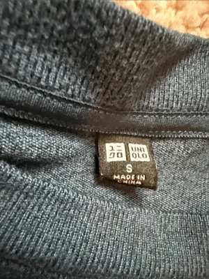 Uniqlo Men's Crewneck Sweater - Navy Blue thumbnail 2