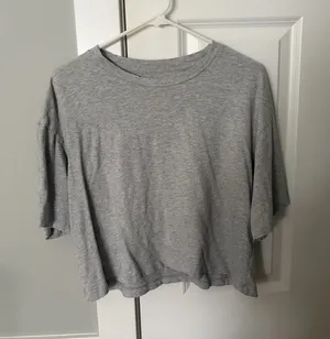 Aerie Boyfriend Cropped Oversized T-Shirt thumbnail 1