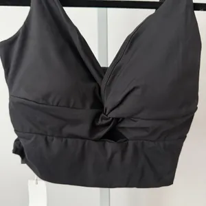 Halara S Black Sports Bra Cloudful Twist Front‎ Activewear Gym Athleisure NWT thumbnail 2