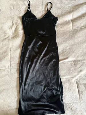 Liz & Sara Black Satin Bodycon Dress thumbnail 3