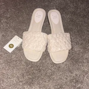 A New Day Women's Textured Cream Sandals size 11 new thumbnail 2