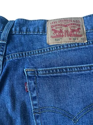Levi’s classic high-rise denim cutoff shorts thumbnail 8