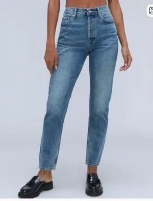 Everlane High Rise Curvy 90s Cheeky Straight Blue Women's Jeans thumbnail 1