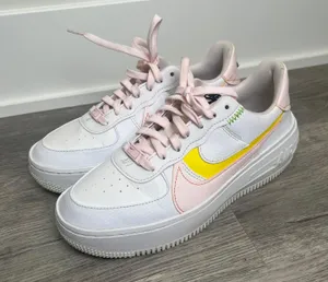 Nike Air Force 1 Platform thumbnail 1