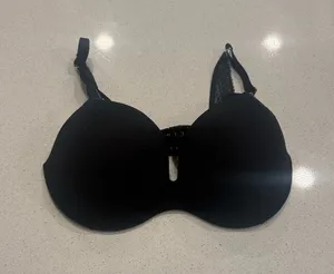 Black Victoria’s Secret bra thumbnail 1