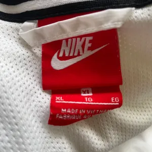 Nike Vintage 90’s Red Tag Hooded Windbreaker thumbnail 7
