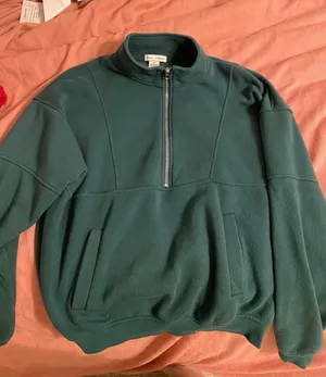 TJ Maxx Green Sweatshirt thumbnail 1