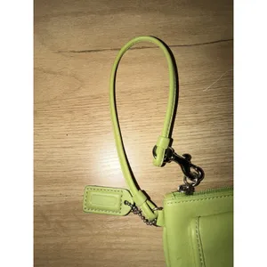 Coach Lime Green Pistacho Soho Signature Leather Wristlet Vintage Clutch Y2K M thumbnail 3