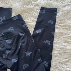 Beyond Yoga Butterfly Shine High-Waisted Midi Leggings Size XS thumbnail 7
