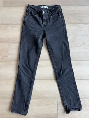Abercrombie Mid Rise 90s Straight Jean thumbnail 4