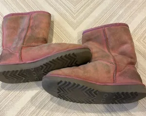 Ugg Women’s Pink Ankel Length Boots Size 7 thumbnail 1