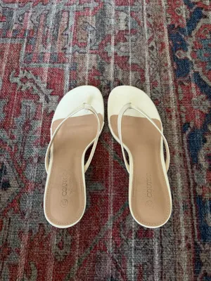 white mini kitten heel Size 7.5 thumbnail 3