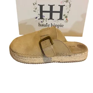 Haute Hippie "Biscuit" Beige "Aria" Suede Clogs With Box (6) thumbnail 5