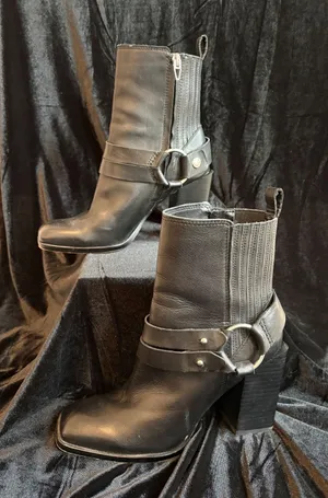 Dolce Vita Black Leather Ankle Boots Size 8 with Block Heel and Side Zipper thumbnail 1