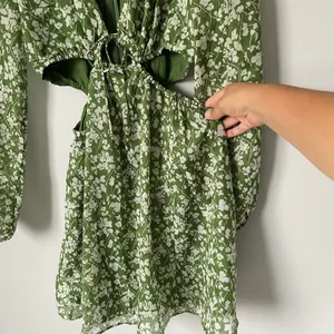 Abercrombie & Fitch Long Sleeve Cutout Mni Dress Green Floral Boho Size Small thumbnail 11