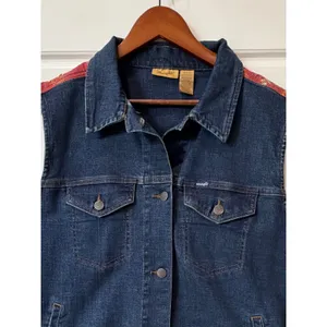 Wrangler Blue Denim‎ Vest Medium Red Paisley Western Rodeo Cowgirl thumbnail 3