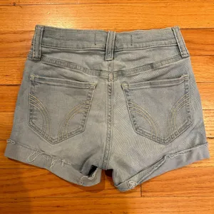 Hollister Light Wash Denim Shorts thumbnail 4