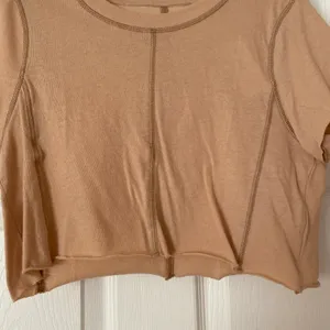 PacSun NWT Raw Hem Lined Seamed Crop Top Short Sleeve T-Shirt thumbnail 2
