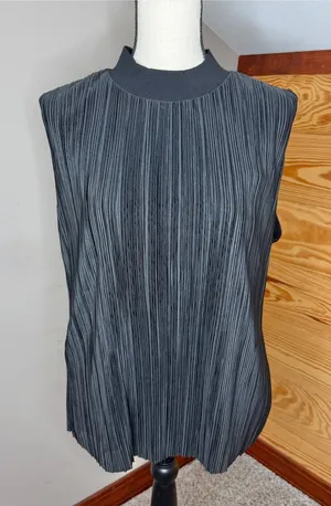 DKNY Pleated Sleeveless Mock Neck Top Blouse Black Large L NWT Workwear Office thumbnail 1