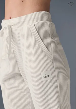 Alo Yoga NWOT Muse Sweatpants Ivory Size L thumbnail 1