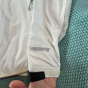 The North Face Women's Soft Shell Jacket White Gray Size S Windstopper EUC thumbnail 3
