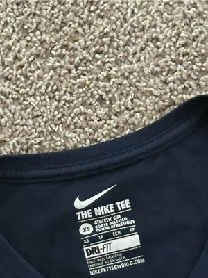 Nike Dri-FIT XS V-Neck Athletic Tee 2 Shirt Bundle Purple Navy Workout Gym thumbnail 7