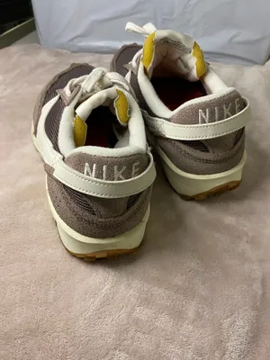 Nike Wafle Debut Vintage Women Running Shoes Size 9.5 thumbnail 3
