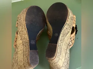 Patrizia Spring Step Tan Floral Jewel Accent Slide Platform Wedge Sandal 38/7.5 thumbnail 10