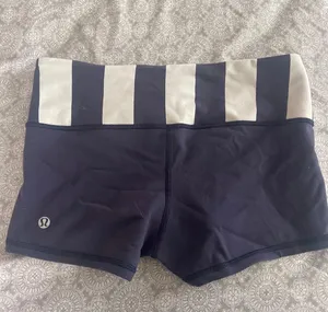 Lululemon Spandex Shorts thumbnail 2