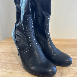 franco sarto the artists collection silver studded black boots 5.5 Sleek Chic‎ thumbnail 3