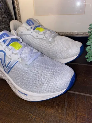 New Balance Fresh Foam Arishi 4 Women's Running Sneakers Size 9 thumbnail 4