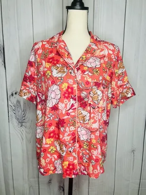 Victorias Secret Womens Sz M Pajama Set Short-Sleeve Shirt Shorts Coral Floral thumbnail 2