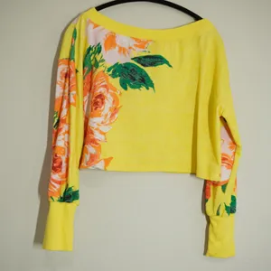 Daily Practice by Anthropologie Small Yellow Floral Cropped Sweatshirt Yoga Soft thumbnail 7