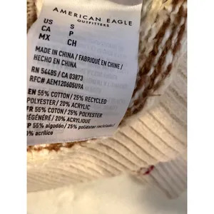 American Eagle Fair Isle Sweater Womens Small Cream Red Knit Pullover 4428BBNT thumbnail 4