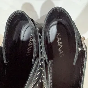 Kaanas Black Leather Albarloa Stud Criss Cross Ankle Bootie Size 6 Preowned thumbnail 8